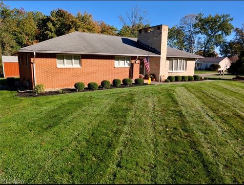 2788 Hoffman Cir Ne, Warren, OH, 44483-3008 | Card Image