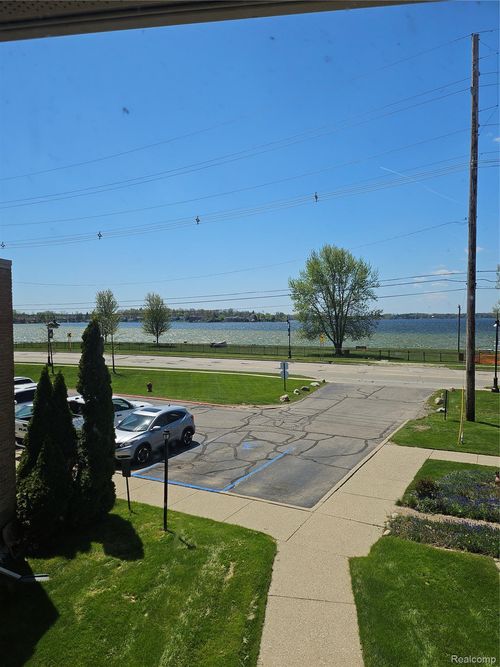 20-1605 Cass Lake Rd, Keego Harbor, MI, 48320-1808 | Card Image