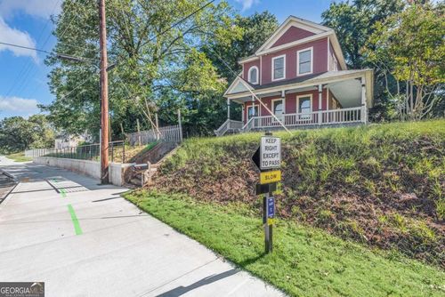 52 Field St, Newnan, GA, 30263-1927 | Card Image