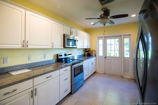 Clubhouse kitchen | Image 42