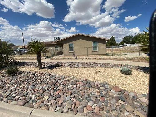 b-300 New Haven Dr, El Paso, TX, 79907-4924 | Card Image