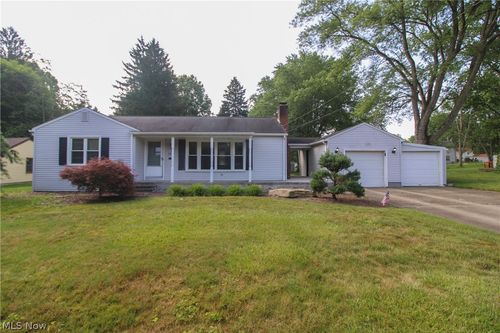 2497 Rosewae Dr, Youngstown, OH, 44511-2242 | Card Image