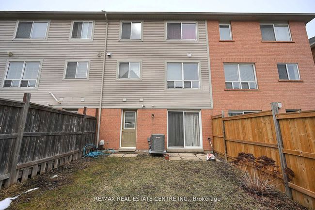 39 Decker Hollow Cir, House attached with 3 bedrooms, 6 bathrooms and 2 parking in Brampton ON | Image 17