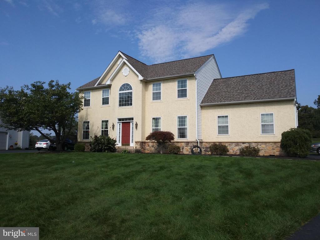 Connor Dr, Royersford, PA 19468