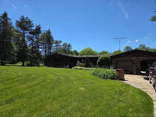 2960 Oakview Dr, Dryden, MI, 48428-9790 | Card Image
