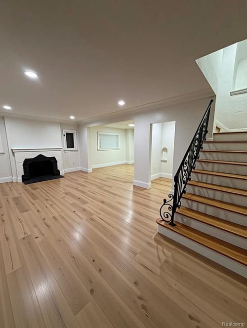 17545 Pennington Dr, Detroit, MI, 48221-2616 | Card Image