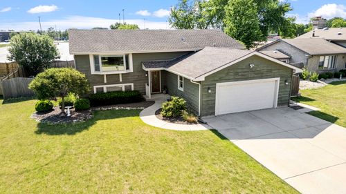 913 S Bentley Rd, New Lenox, IL, 60451-3622 | Card Image