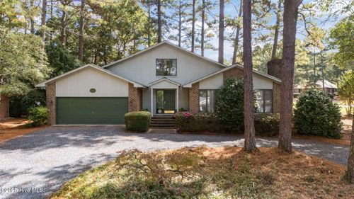 4 Inverness Pl, Pinehurst, NC, 28374-8327 | Card Image