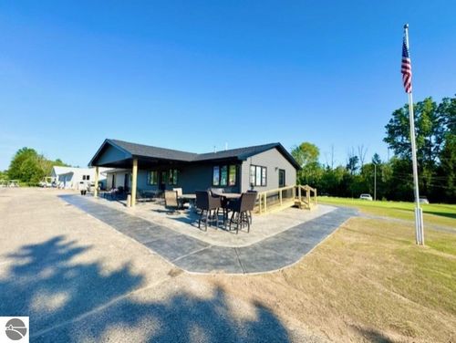 7795 S Clare Ave, Clare, MI, 48617-8616 | Card Image