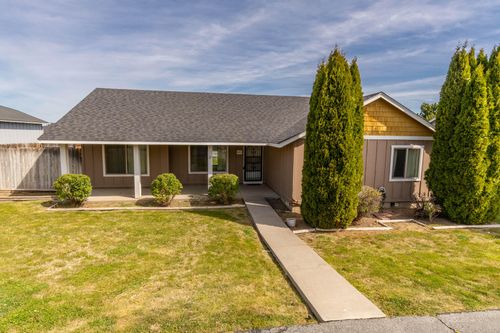 545 Sw Sunrise Cir, Metolius, OR, 97741 | Card Image