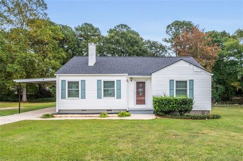111 Poplar St, Fairburn, GA, 30213-1746 | Card Image