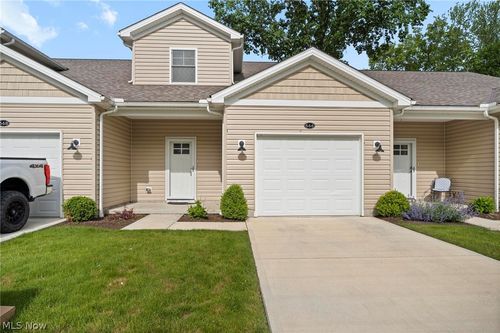 666 Treadway Blvd, Sheffield Lake, OH, 44054-1427 | Card Image