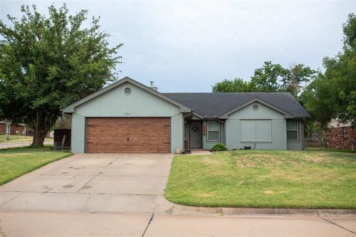 723 Park Pl, Stillwater, OK, 74075-1717 | Card Image
