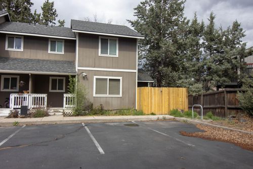 2-2010 Ne Full Moon Dr, Bend, OR, 97701-6339 | Card Image