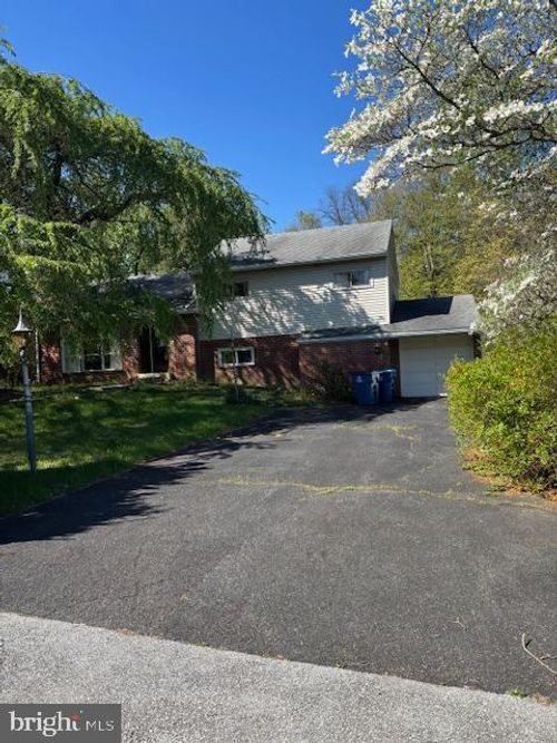 1112 Carolina Ave, West Chester, PA, 19380-3802 | Card Image