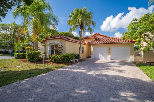 10530 Nw 52nd Ter, Doral, FL, 33178-2601 | Card Image