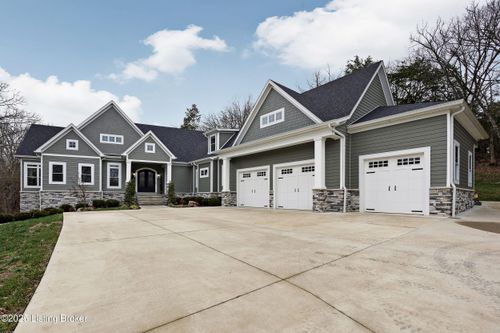 2405 Croake Station Rd, Springfield, KY, 40069-9427 | Card Image