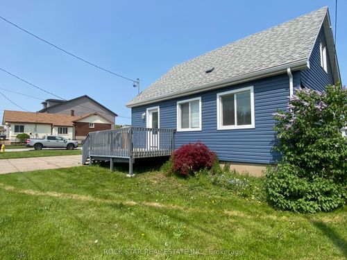 24 King St, Thorold, ON, L2V3T8 | Card Image