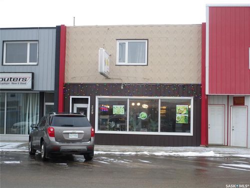 229 Centre Street, Assiniboia, SK, S0H0B0 | Card Image