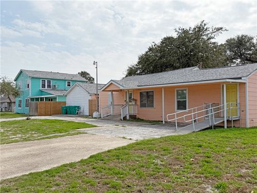 541 Wilson Ave, Aransas Pass, TX, 78336-3549 | Card Image