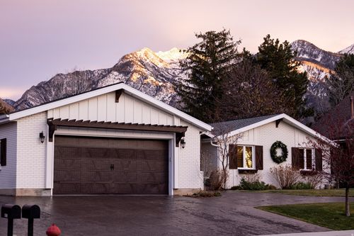 8867 Easthills Dr, Sandy, UT, 84093-1812 | Card Image