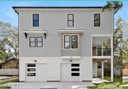 907 Fourth St S, Carolina Beach, NC, 28428-5232 | Card Image
