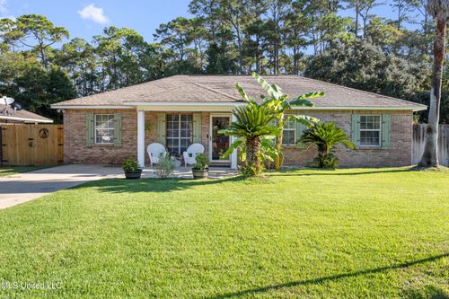 1236 Spruce St, Ocean Springs, MS, 39564-9118 | Card Image