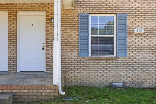 b-296 Raleigh Dr, Clarksville, TN, 37043-1971 | Card Image