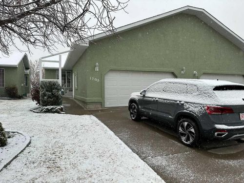 {{alt}} | Card Image