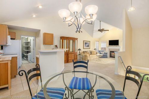 642 Olde English Cir, Howell, MI, 48855-7735 | Card Image
