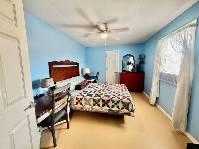 302 E Castlewood Dr, House other with 2 bedrooms, 1 bathrooms and 4 parking in Granite Shoals TX | Image 14