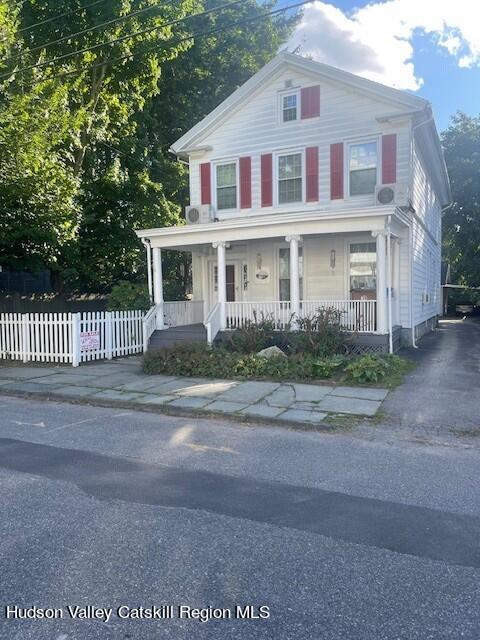 Pine St, Kingston, NY 12401