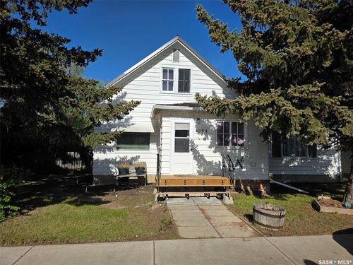 4904 Tribune Street, Macklin, SK, S0L2C0 | Card Image