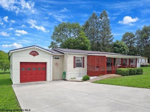 211 Jaycee Ave, Terra Alta, WV, 26764-1458 | Card Image
