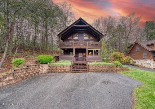 735 Kings Hills Blvd, Pigeon Forge, TN, 37863 | Card Image