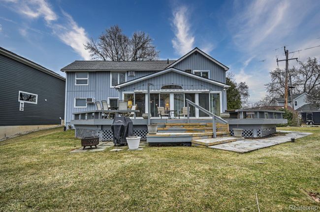 LAKE SIDE FRONT | Image 61