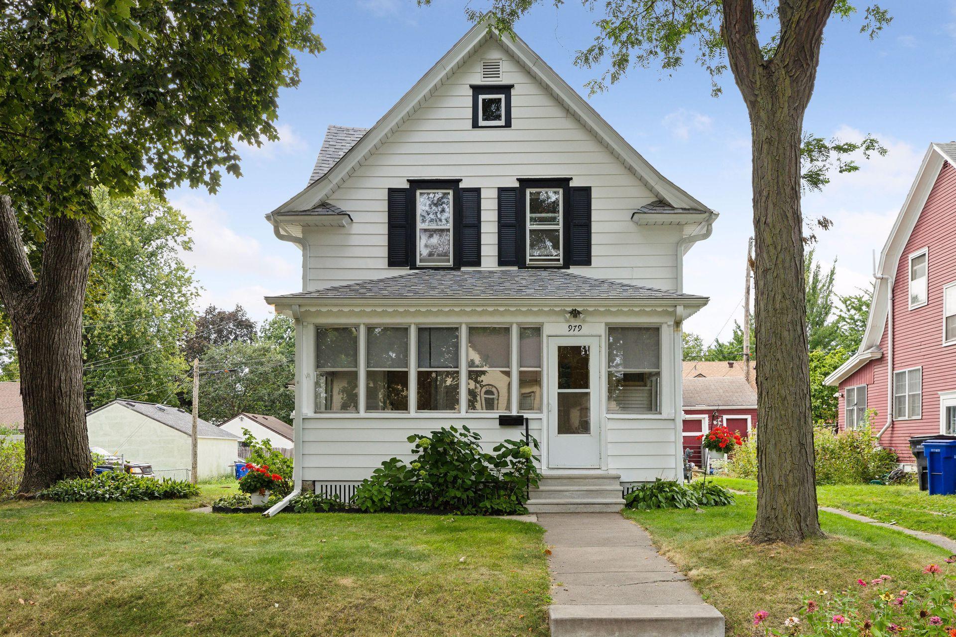 Como Pl, Saint Paul, MN 55103