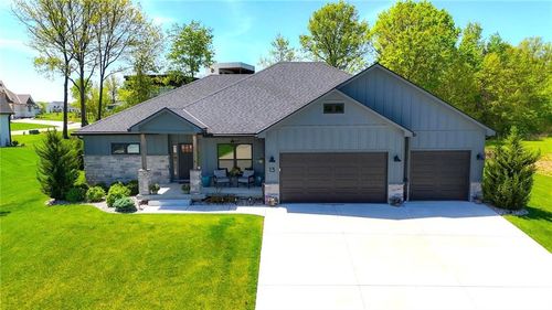 13 Tahoma Rdg, Lake Winnebago, MO, 64034-7822 | Card Image
