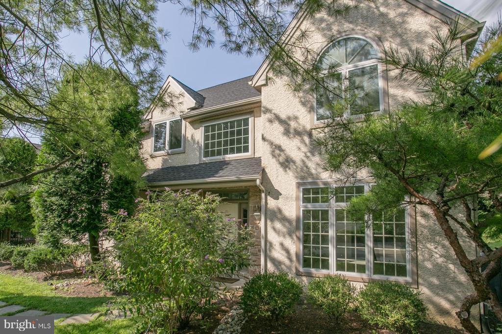 Brittany Ln, Bryn Mawr, PA 19010