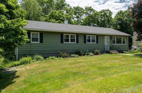 89 Ardmore Dr, Wappingers Falls, NY, 12590-4303 | Card Image