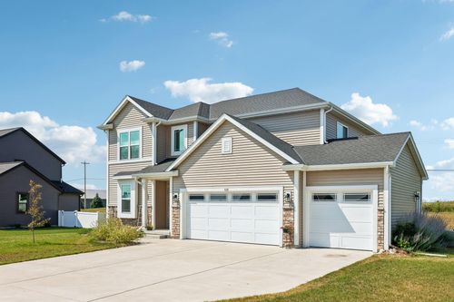 676 Lambert Dr, SLINGER, WI, 53086-3202 | Card Image