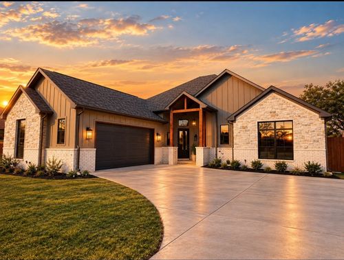 10004 Stoneleigh Dr, Benbrook, TX, 76126-3004 | Card Image