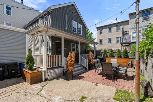 sf-9 Dexter St, Boston, MA, 02127-2704 | Card Image