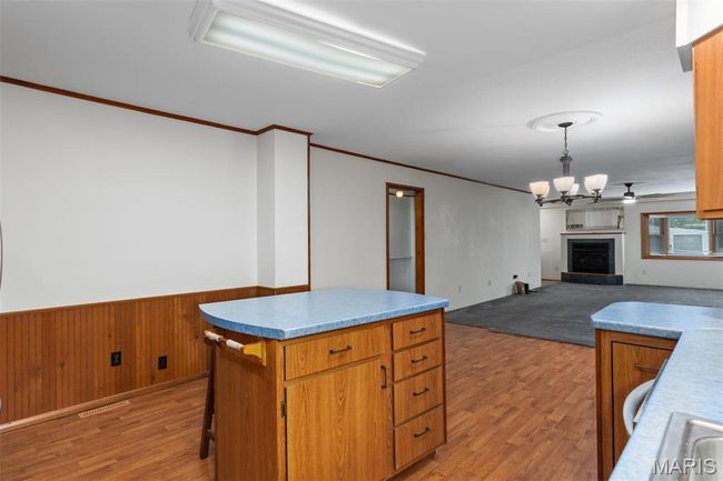 418 E Maple St, House other with 3 bedrooms, 2 bathrooms and 2 parking in Gillespie IL | Image 15