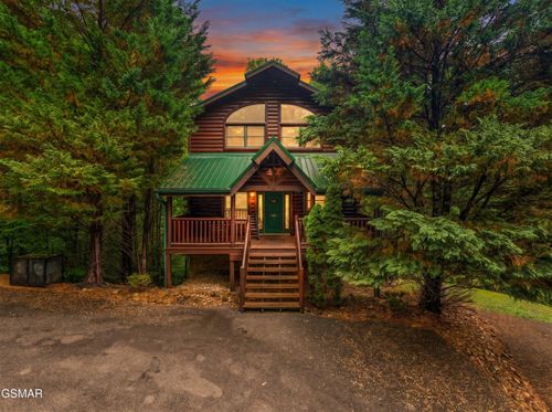 1915 Elk Springs Way, Gatlinburg, TN, 37738-5595 | Card Image