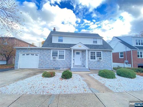 304 Shaler Blvd, Ridgefield, NJ, 07657-2553 | Card Image