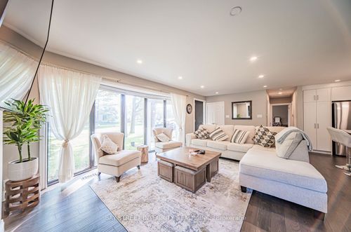 1277 Gainsborough Dr, Oakville, ON, L6H2H5 | Card Image