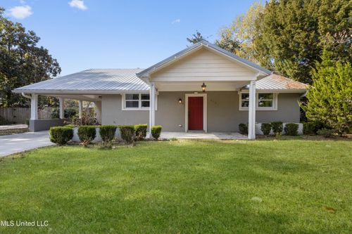 517 Martin Ave, Ocean Springs, MS, 39564-3709 | Card Image