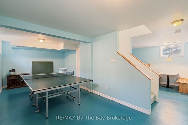 15 Baker St, House other with 4 bedrooms, 2 bathrooms and 4 parking in Wasaga Beach ON | Image 25