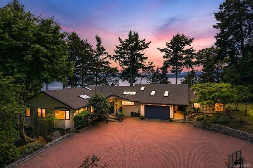 2070 Cooper Rd, Gabriola Island, BC, V0R1X7 | Card Image